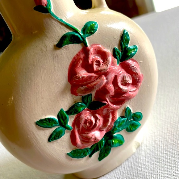 Handmaid and Hand-painted Small Vase. - Picture 3 of 6